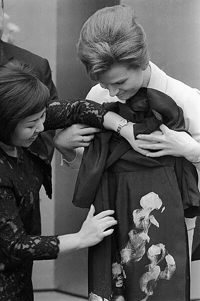 File:RIAN archive 15542 Valentina Tereshkova in Japan.jpg