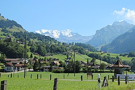 Zicht op Reichenbach im Kandertal