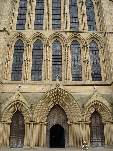 File:Ripon Cathedral - central part of main facade.jpg