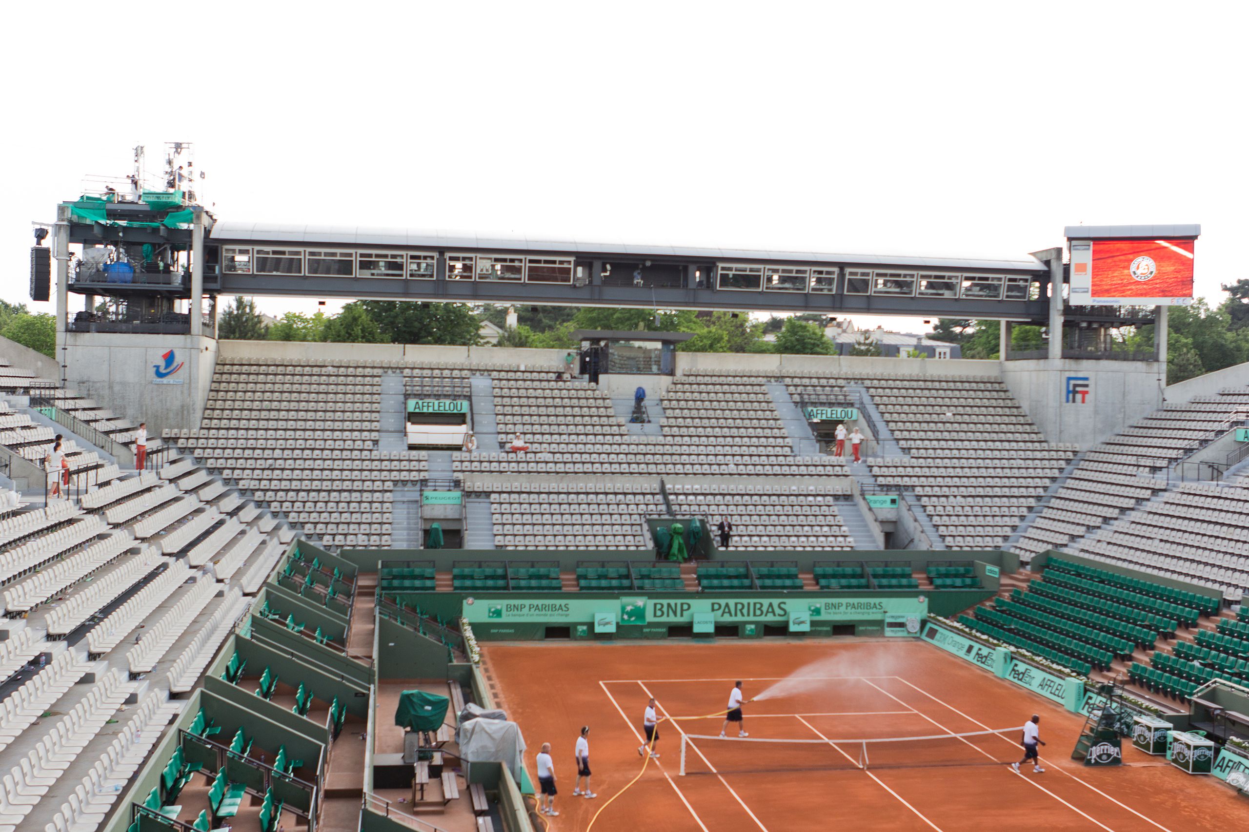 File:Roland Garros 2012 - Roland Garros logo (8754295763).jpg - Wikimedia  Commons