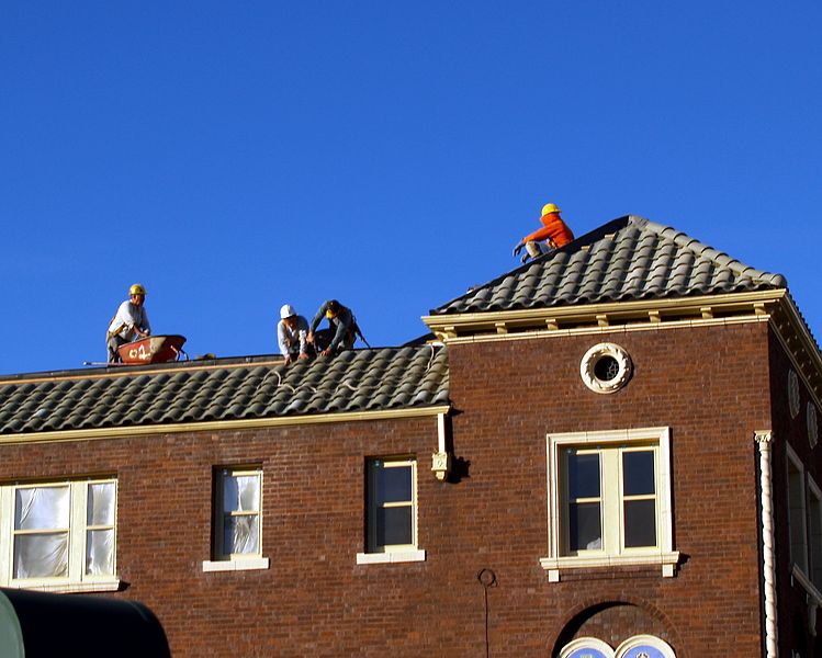 File:Roofers in Denver Colorado.jpg