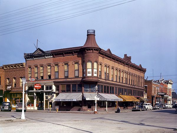 Southeast Corner of the intersection of Bannack and Montana Streets, in 1942. The photo was taken by Russell Lee, and the site today contains a much s