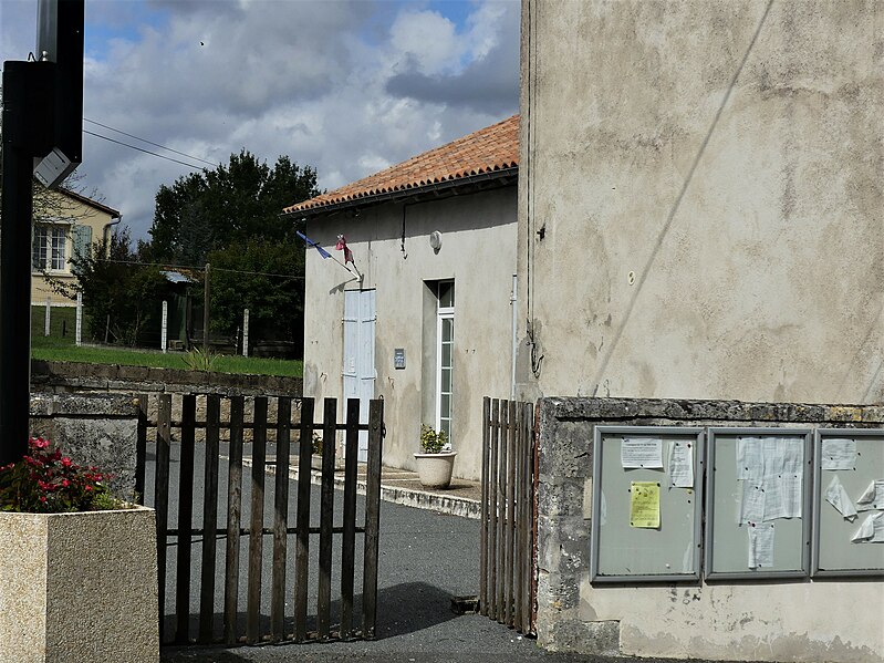 File:Saint-Sulpice-de-Mareuil mairie déléguée.jpg