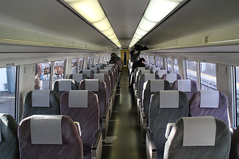 File:Second Class JRE351 inside 20180310.jpg