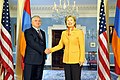 Хатшы Клинтон Арменияның Сыртқы істер министрімен кездесті (3583407408) .jpg