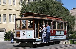 Sfcablecar at lombardst cropped.jpg