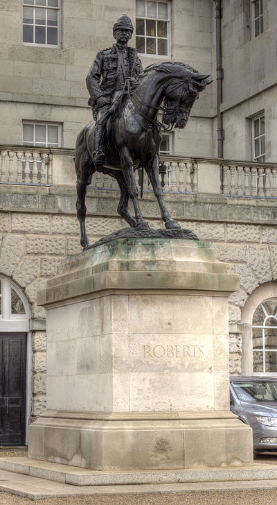 Statue of the Earl Roberts, London.jpg