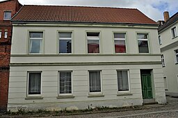 Stralsund, Kiebenhieberstraße 1 (2012-05-12), by Klugschnacker in Wikipedia