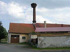 Nid sur une ancienne cheminée à Třebenice (Tchéquie).