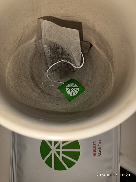 File:TW 台灣 Taiwan 中興路 Zhongxing Road 五股區 Wugu District 新北市 New Taipei City 舞茶實業 Dancing Tea bag 茶包 March 2024 R12S 03.jpg