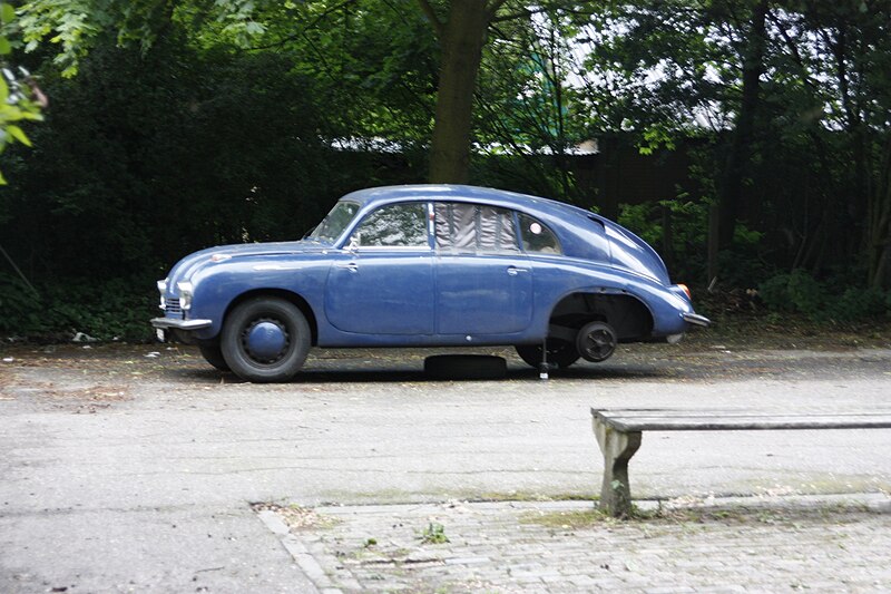 File:Tatra 600 Tatraplan PD-87-19 02.jpg