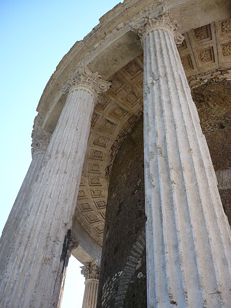 File:Tempio di Vesta Tivoli 2.JPG