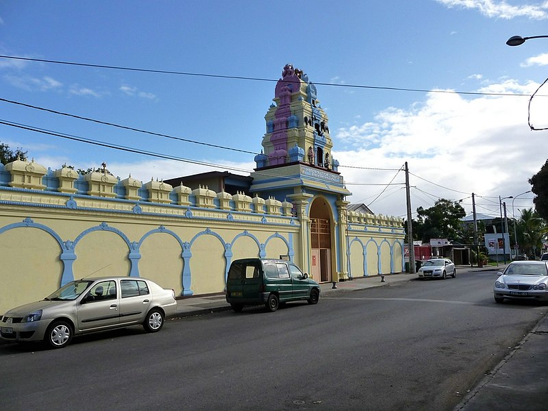 File:Temple Tamoul de la rue Saint Louis (3847216831).jpg