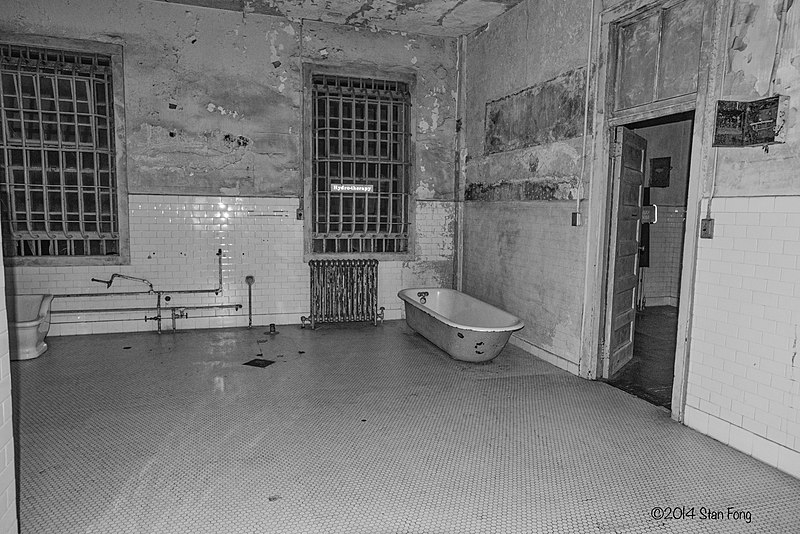 File:The Hydrotherapy Room - Prison Hospital.JPG