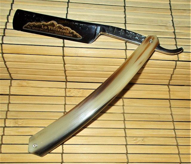 Straight razor