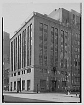 The building in 1942 Tiffany & Company, business at 5th Ave. and 57th St., New York City. LOC gsc.5a18722.jpg