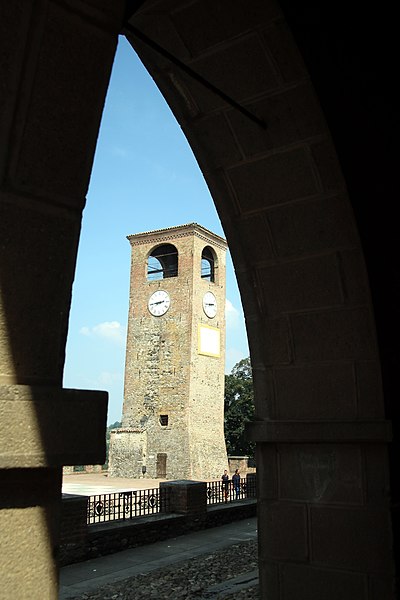 File:Torre dell'Orologio (Castelvetro di Modena) 04.jpg