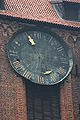 Polski: Zegar na wieży kościoła, tzw. Digitus Dei (przed renowacją) English: Clock on the tower (before renovation)