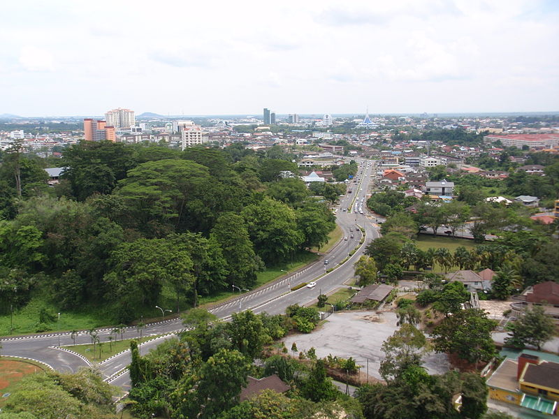 File:Traffic Junction Near Civic Centre Tower, Kuching.jpg