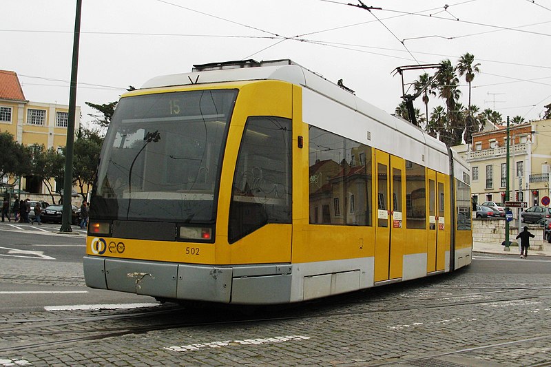 File:Tram Lissabon nei.jpg