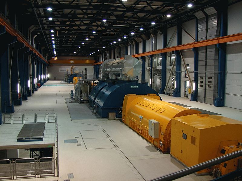 Der Siemens Energy Sector 800px-Turbinenhalle_KSP