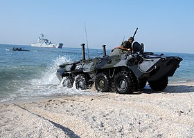 BTR-80 ucraniano en Tendra, 2010.jpg