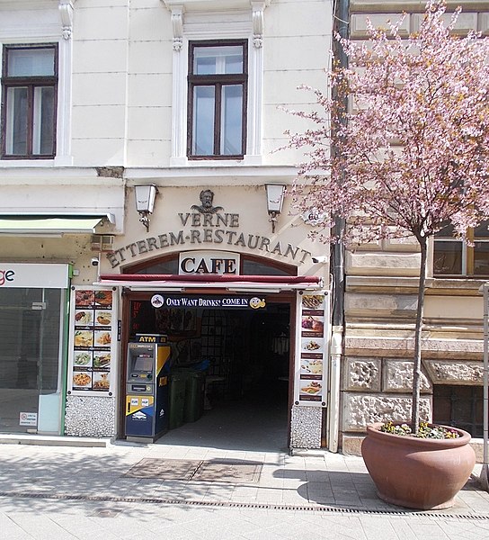 File:Váci Straße 60, Restaurant, 2021 Belváros-Lipótváros.jpg