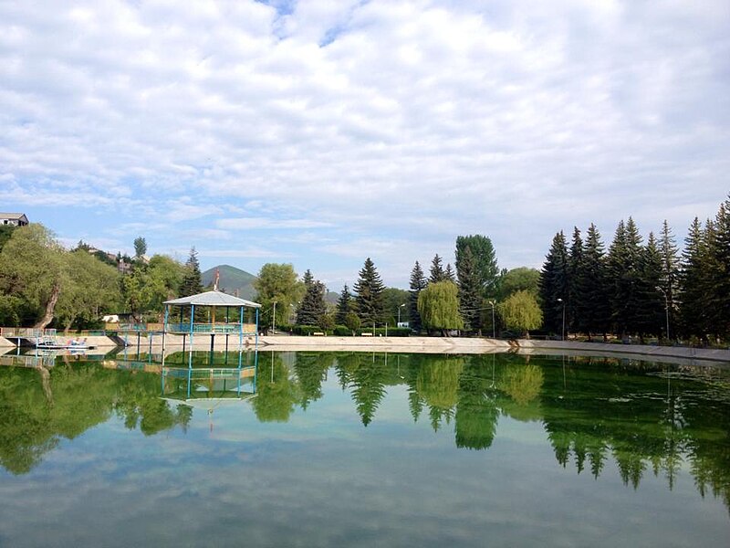 File:Vanadzor, Armenia 14 May 2015 a.jpg