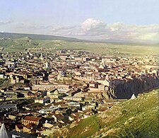 Vista de la iglesia en el casco histórico de Tiflis