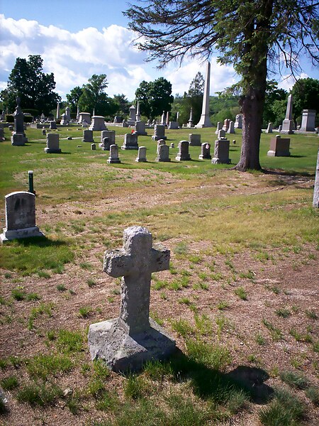 File:Westlawn Cemetery · Goffstown, New Hampshire · 20080602 02.jpg