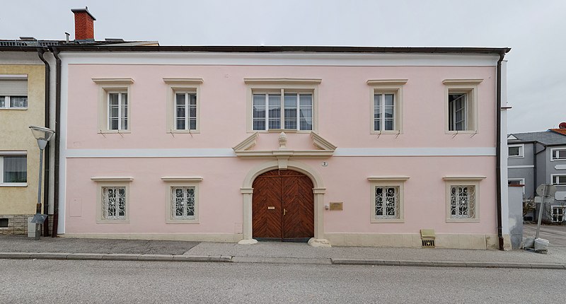 File:Wohnhaus 28351 in A-7000 Eisenstadt.jpg