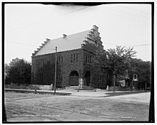 Wolf's Head original tomb in 1901, Yale College Wolf's Head Tomb LOC.jpg