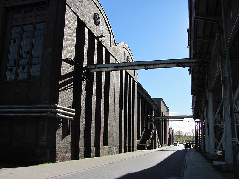 File:Zeche Westfalen Maschinenhalle.jpg