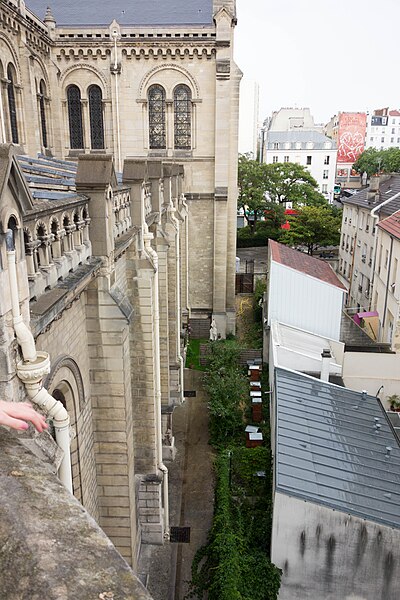 File:Église Notre-Dame-de-la-Croix de Ménilmontant (20510677152).jpg