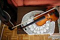 Čelo and Violin with bow on the small table (2019-06-30 13.00.34 by Marko Milivojevic @PIXNIO 2590929).jpg