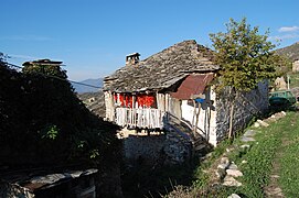 Типична мариовска населена куќа во Вепрчани