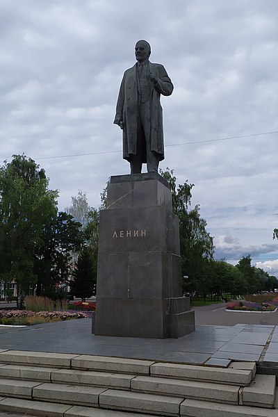 File:Вологда. Памятник В.И. Ленину на площади Свободы (фото 1).jpg