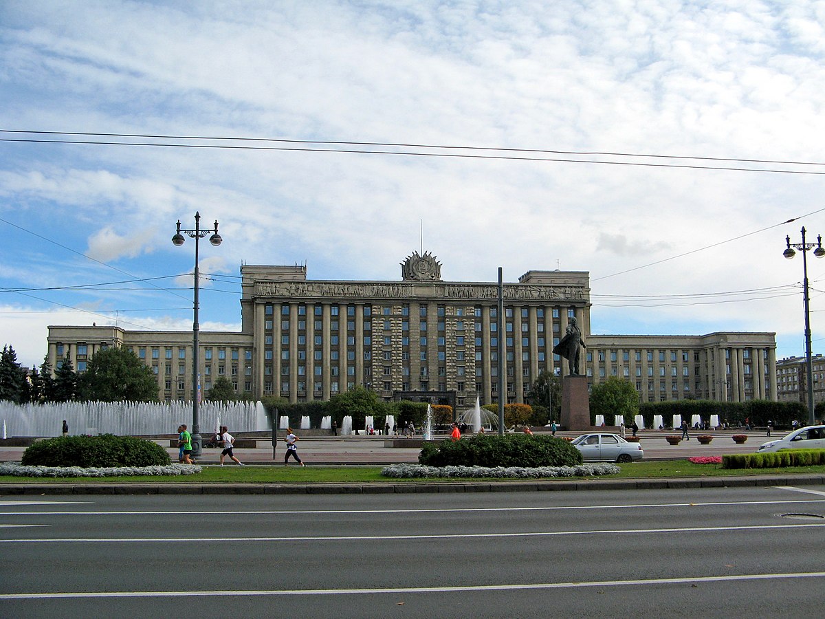 Московская площадь 1. Дом советов Иркутск. Дом советов Сургут. Дом советов Новосибирск. Дом советов Ульяновск.