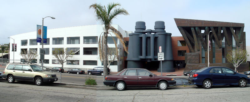 Panorama showing proportion of the building in May 2007.