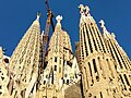"090_Sagrada_Família_(Barcelona),_torres,_angle_c._Provença_-_c._Sardenya.jpg" by User:Enric