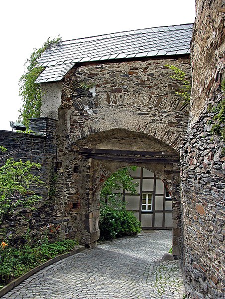 File:20120704345DR Leutenberg Schloß Friedensburg.jpg