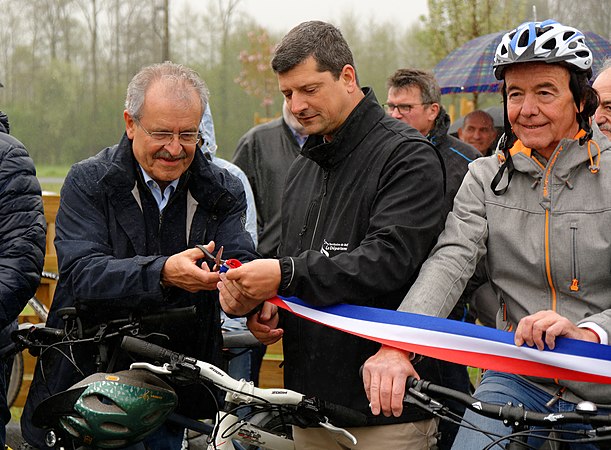 Jacques Colin (maire de Giromagny), Florian Bouquet (président du conseil départemental) et Guy Miclo (conseiller départemental).