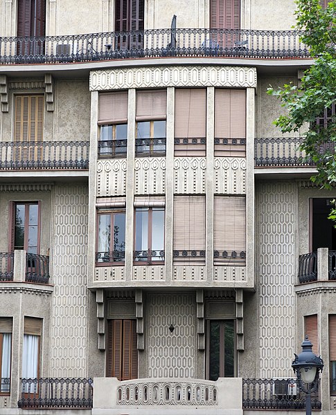 File:46 Casa Francesc Coll, Gran Via - c. Calàbria.JPG