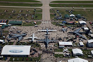 <span class="mw-page-title-main">EAA AirVenture Oshkosh</span> Experimental Aircraft Association annual convention and air show in Oshkosh, Wisconsin