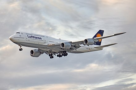 A Lufthansa 747-8