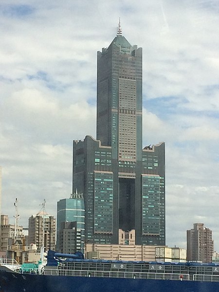 File:85 Sky Tower 20160211.jpg