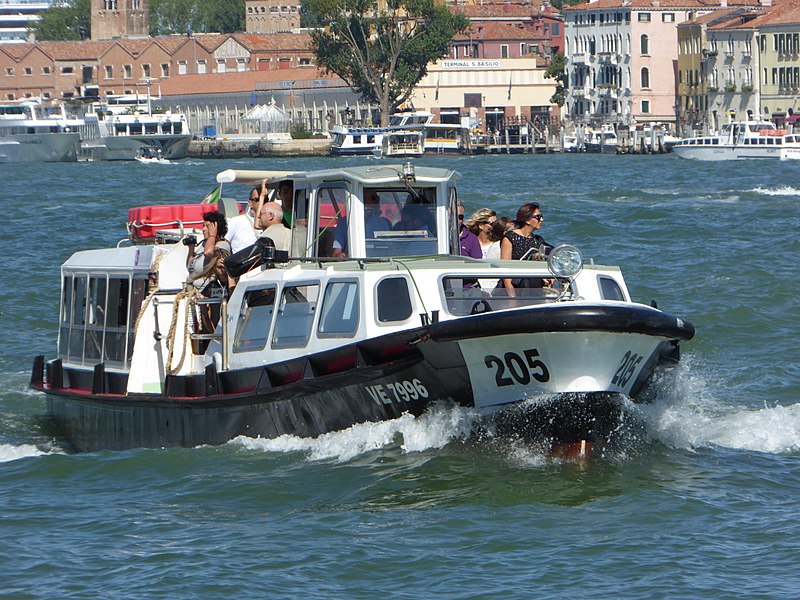 File:ACTV 205 Venezia - 2.jpg