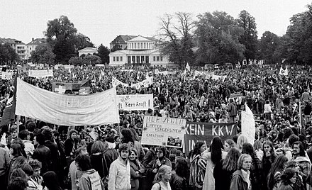 Движение 20. Партия зелёных в ФРГ 20 век. Экологическое движение 1970 в Германии. Партия зеленых ФРГ 1980. Экологическое движение 20 века.