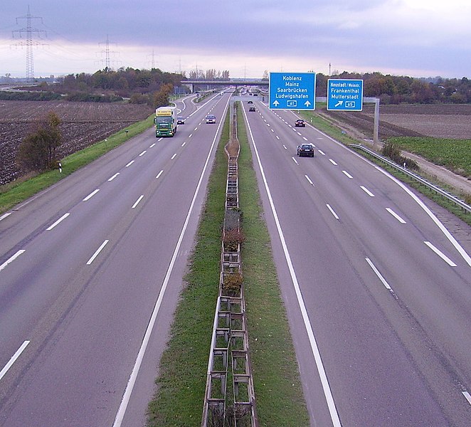 File:A 61 bei Dannstadt.JPG