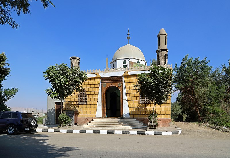 File:Ad Dabiyah Mosque R01.jpg